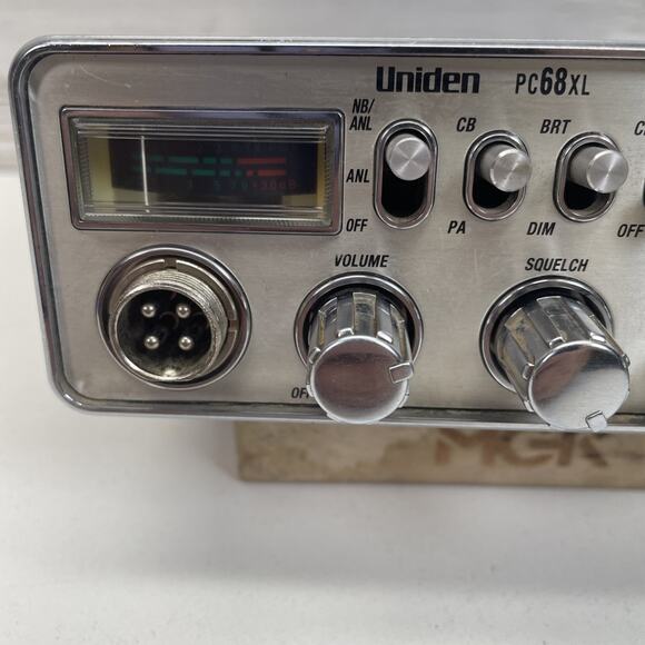 Vintage Uniden PC68XL 40CH CB Radio Powers On No mic - Picture 2 of 11